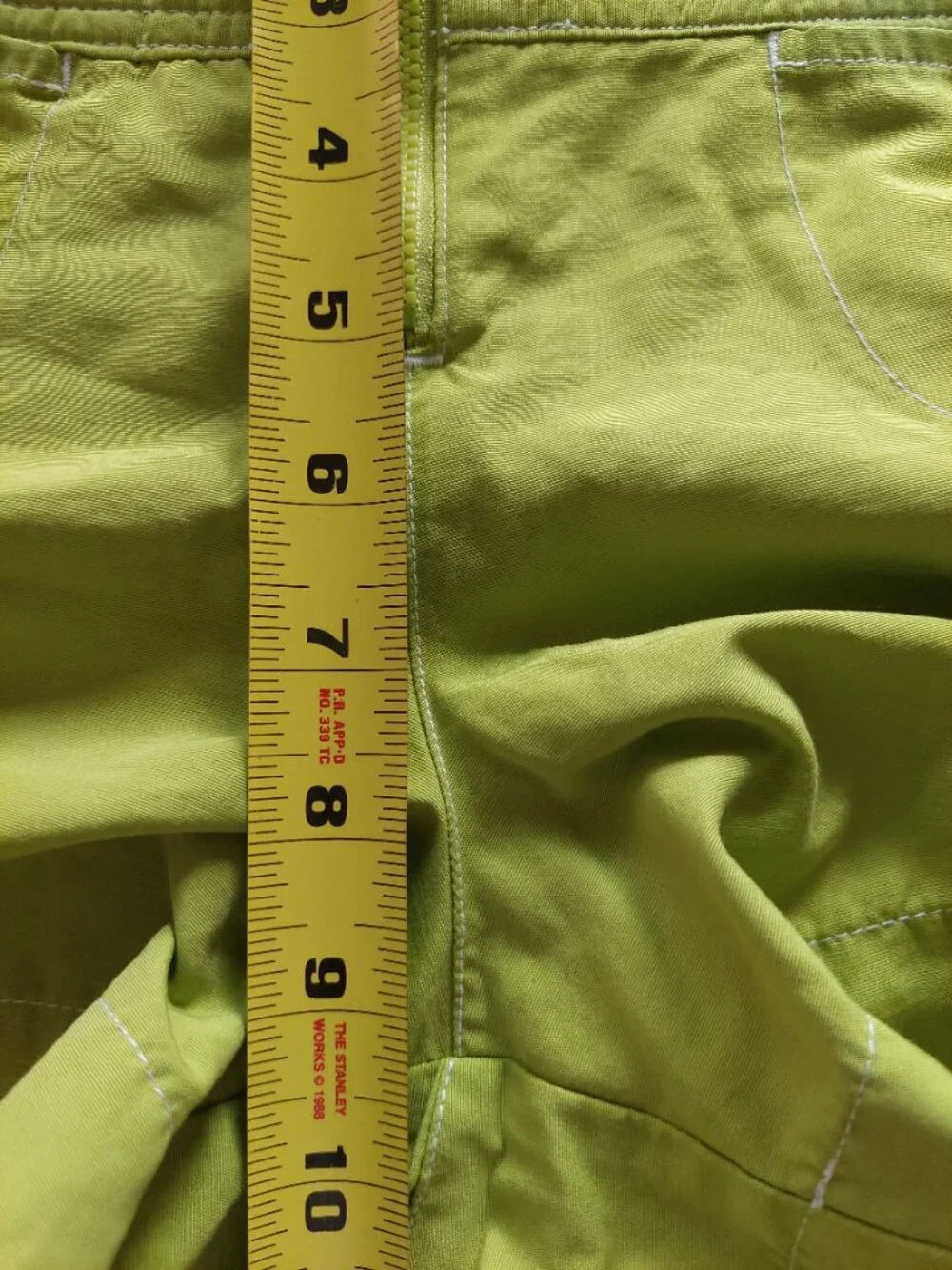 Nike Y2K-era athletic shorts Women's M lime green front zipper closure - Picture 8 of 8